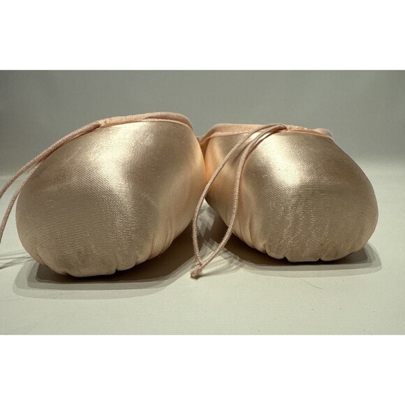 Suffolk Signet Pointe Ballet Shoes NEW 5 XX Light Shank England  US 7 NEW - Picture 3 of 10